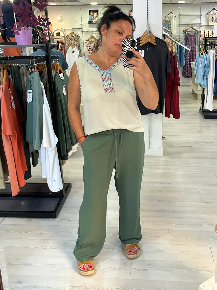 Blusa con bordado verde Guadiana