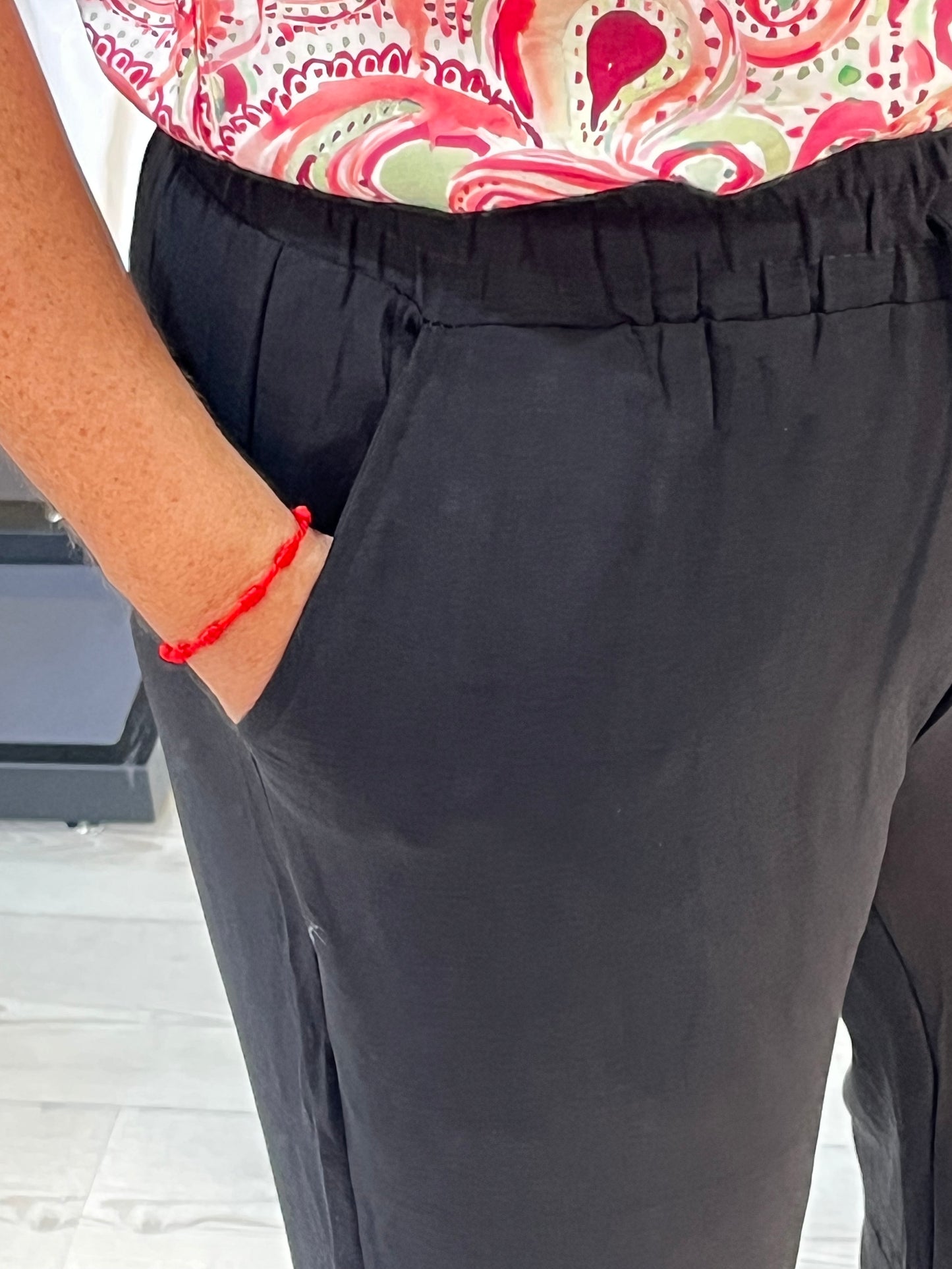 Pantalón fluido negro Tiana