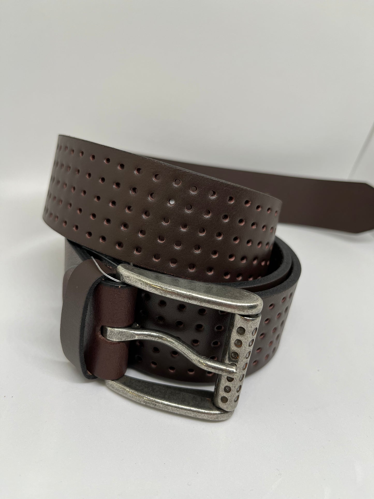 Cinturón perforado Marrón