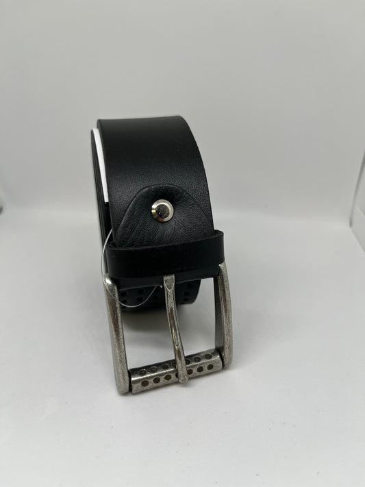 Cinturón perforado Negro