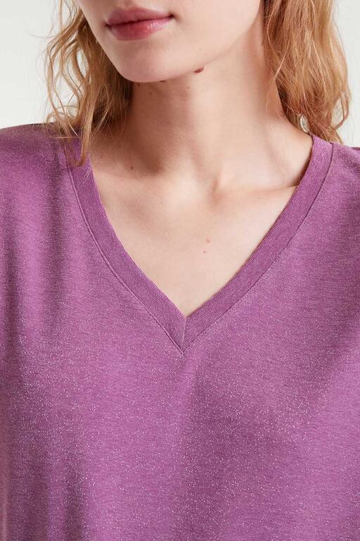 Camiseta brillante lila