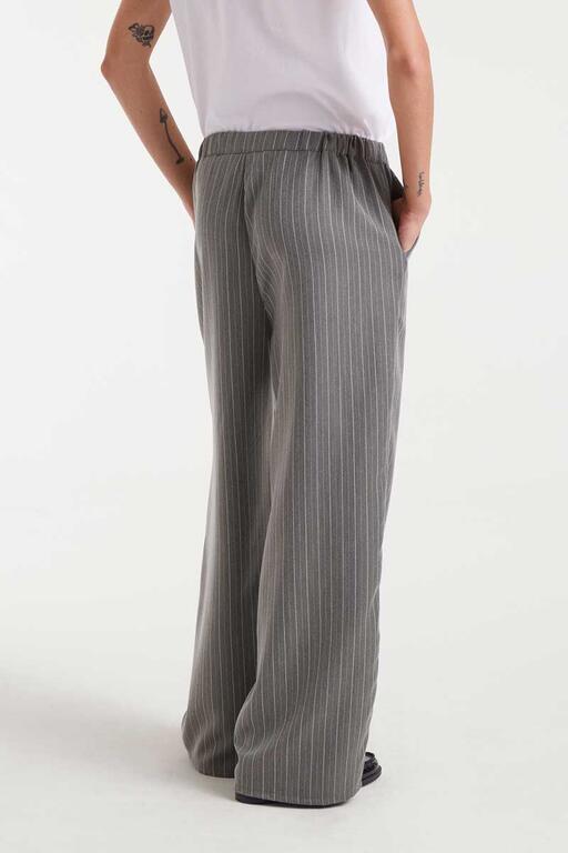 Pantalón raya diplomática