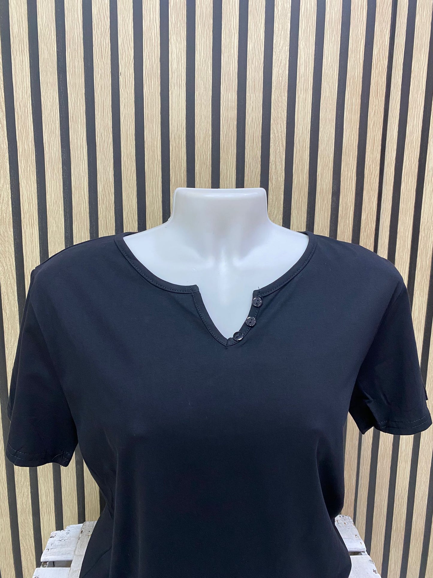 Camiseta negro Sarabi
