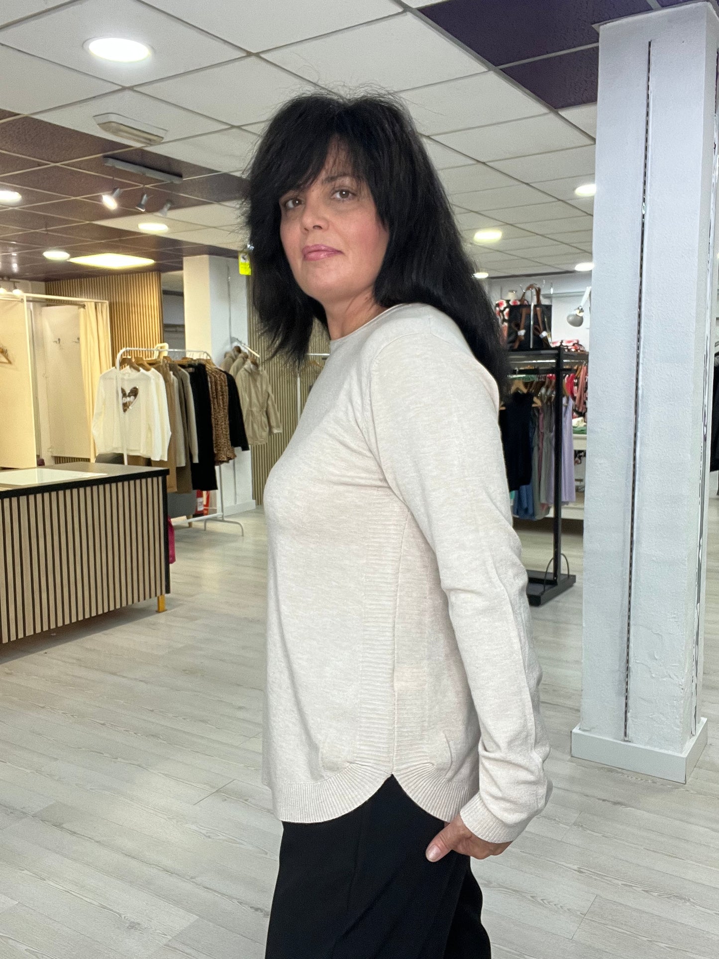 T-L/XL.👉Jersey suave con aberturas laterales beig Siloa