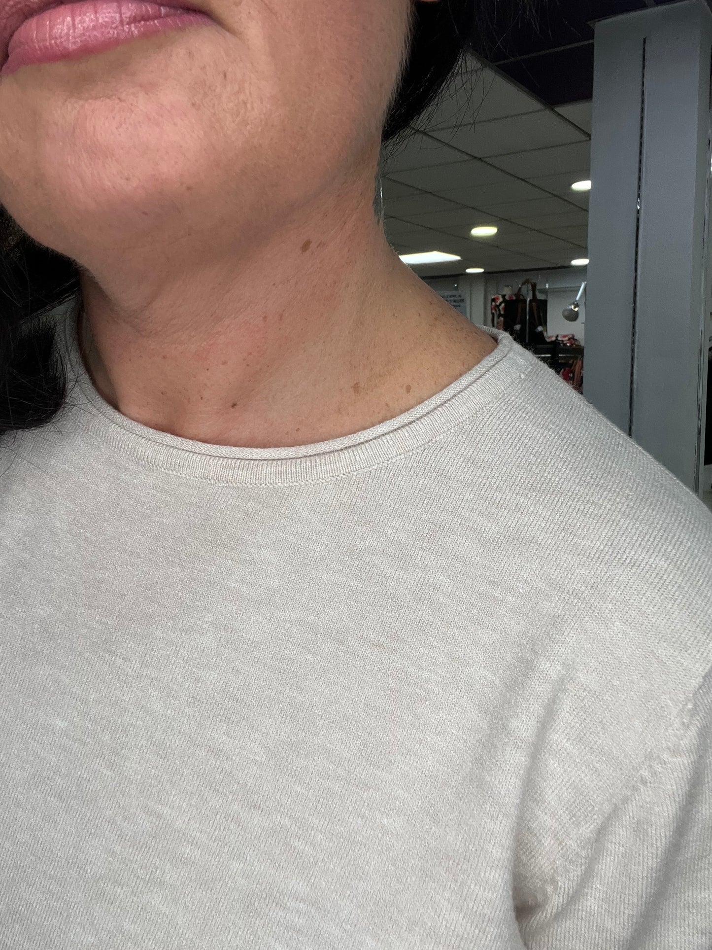 T-L/XL.👉Jersey suave con aberturas laterales beig Siloa