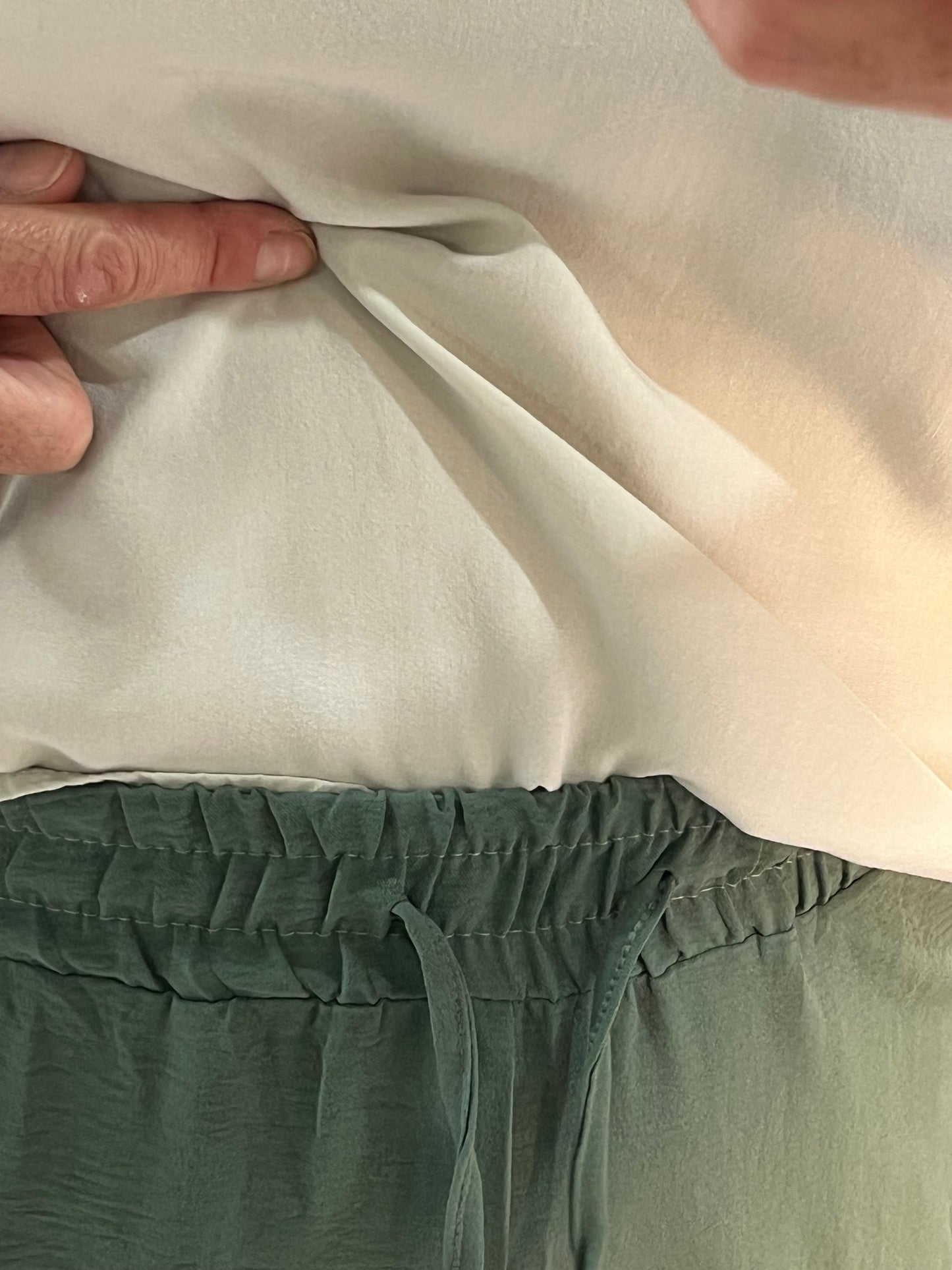 Pantalón fluido verde Tiana