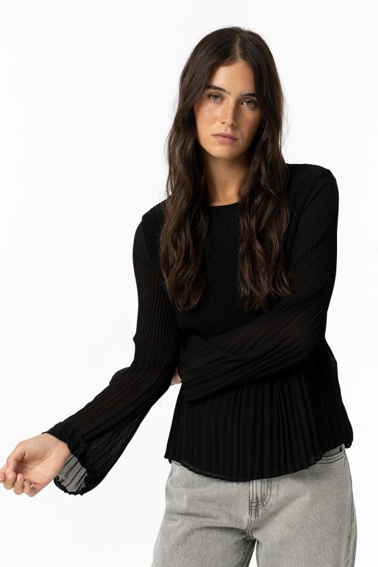 Blusa plisada negra Liliana