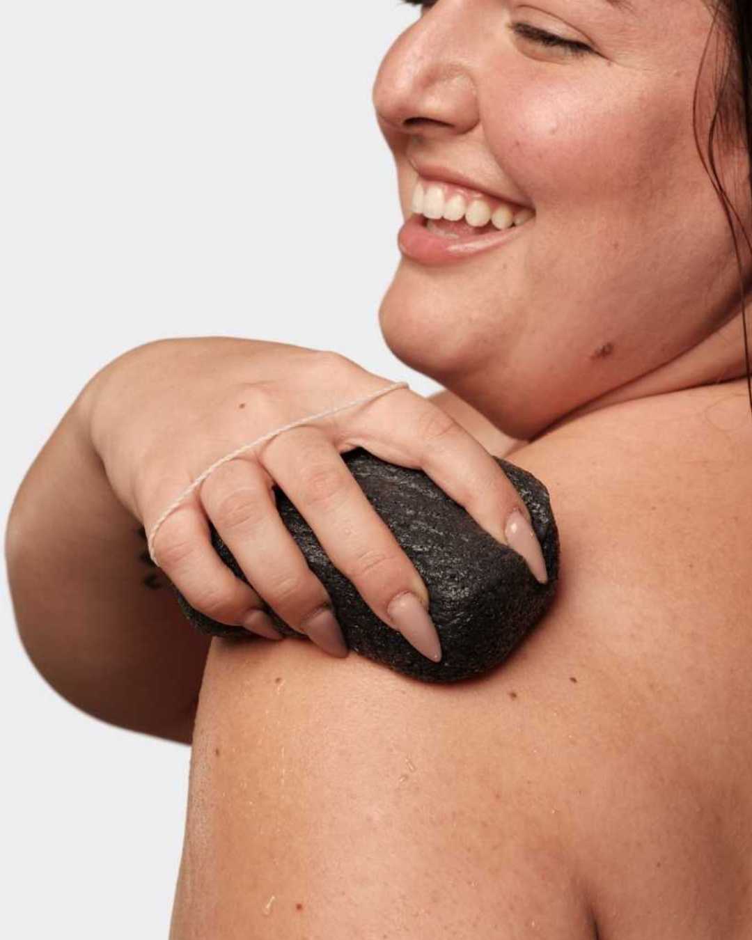 Esponja Konjac Corporal Piel Grasa con Carbón