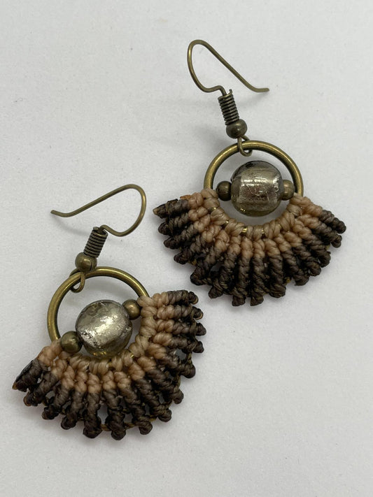 Pendientes micromacramé marrón