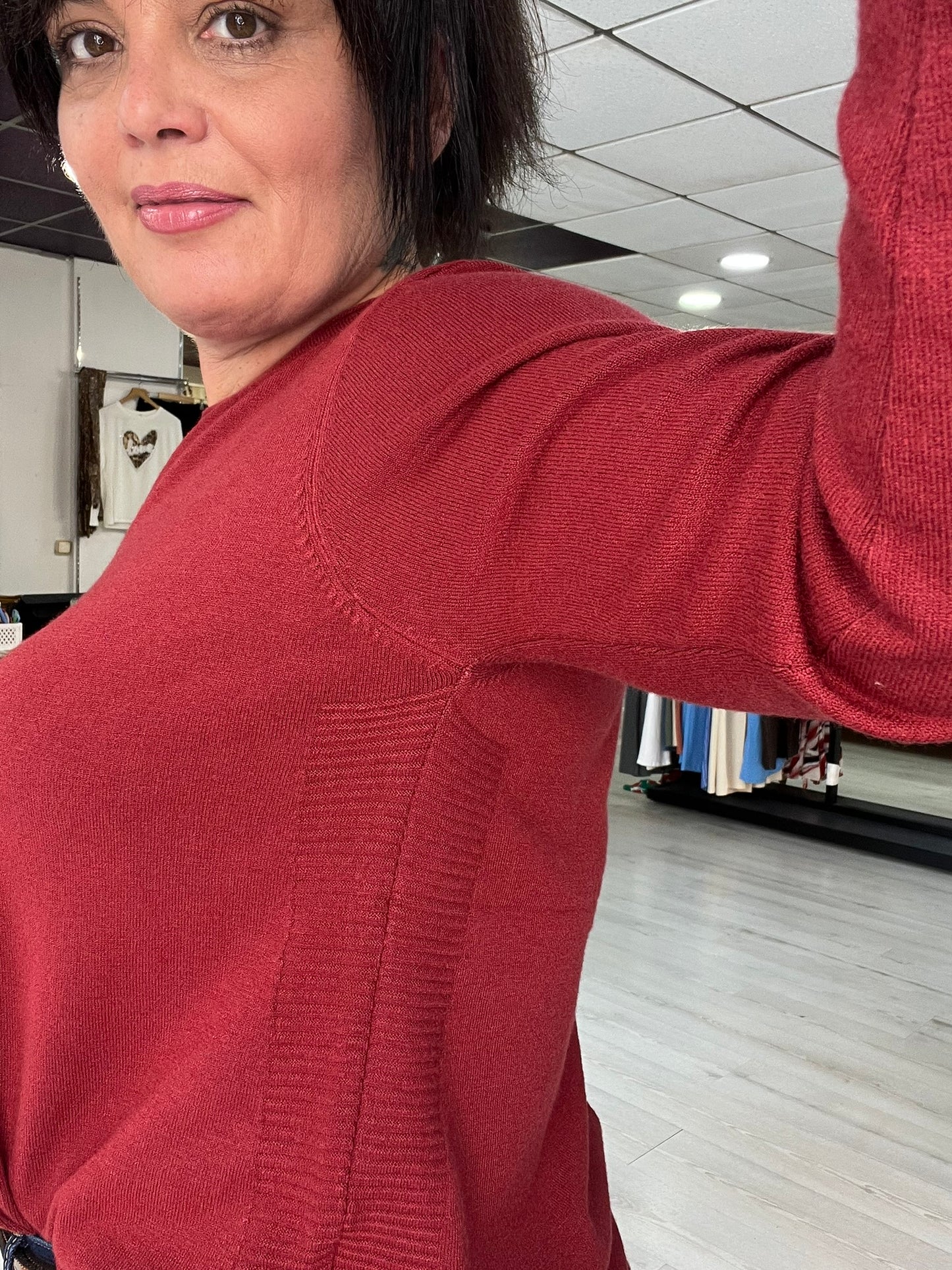 Jersey suave con aberturas laterales burdeos Siloa