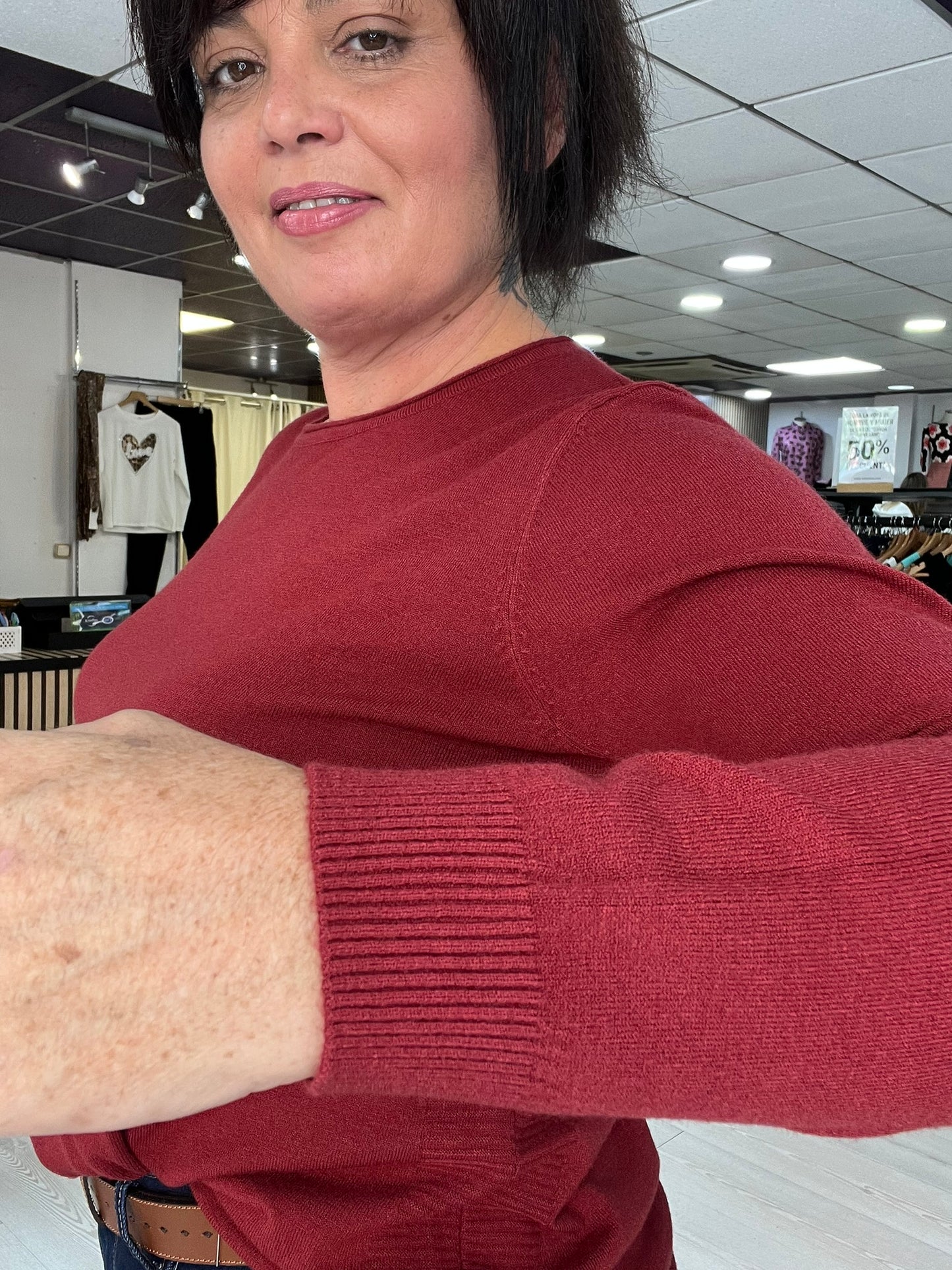 Jersey suave con aberturas laterales burdeos Siloa