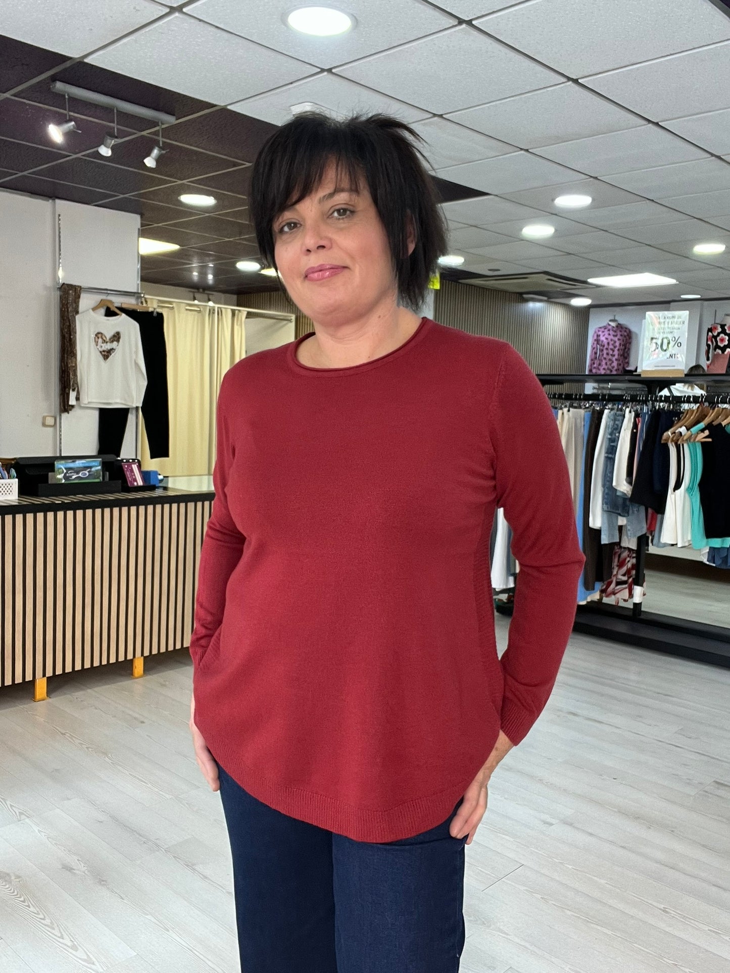 Jersey suave con aberturas laterales burdeos Siloa