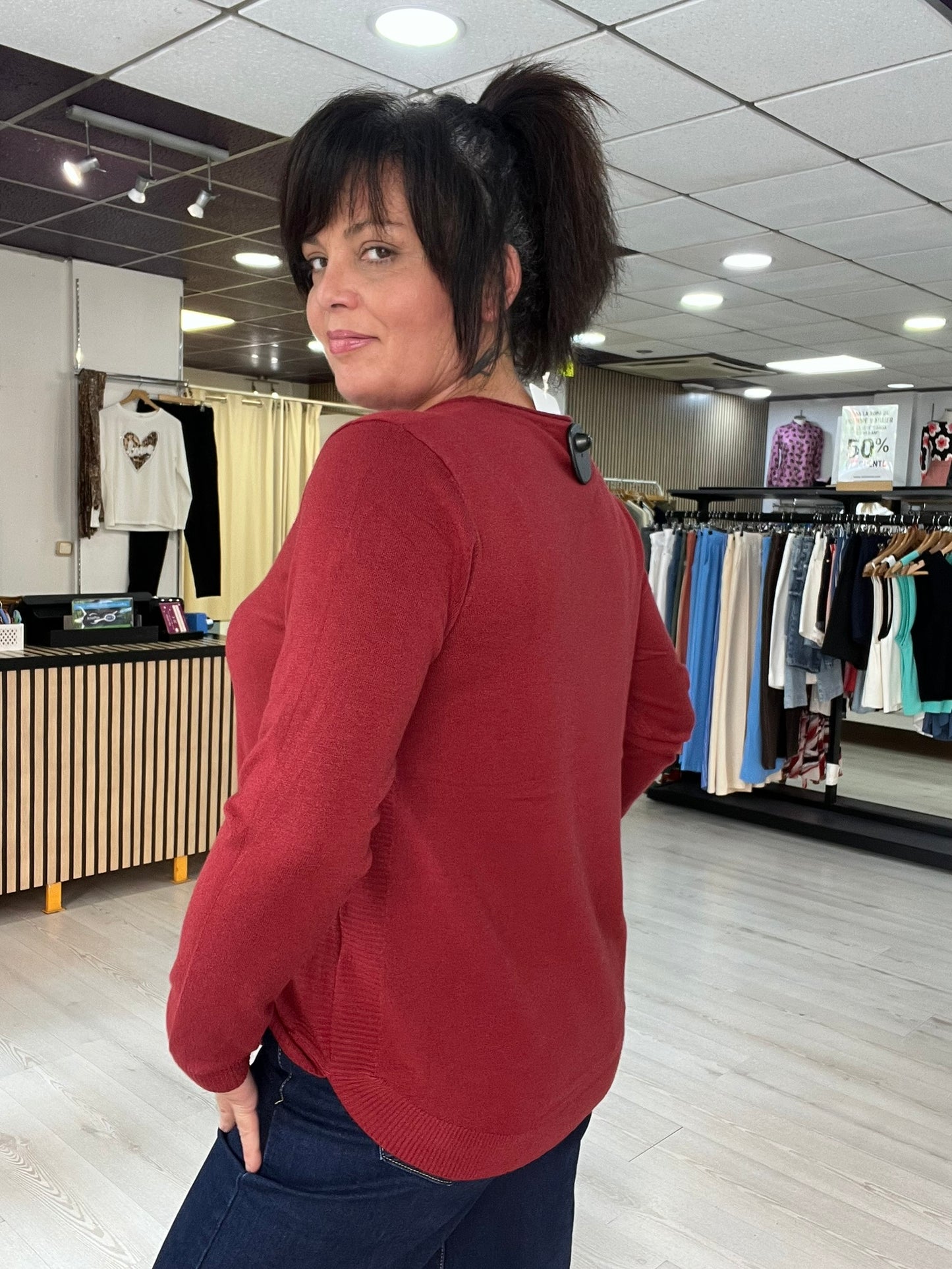 Jersey suave con aberturas laterales burdeos Siloa