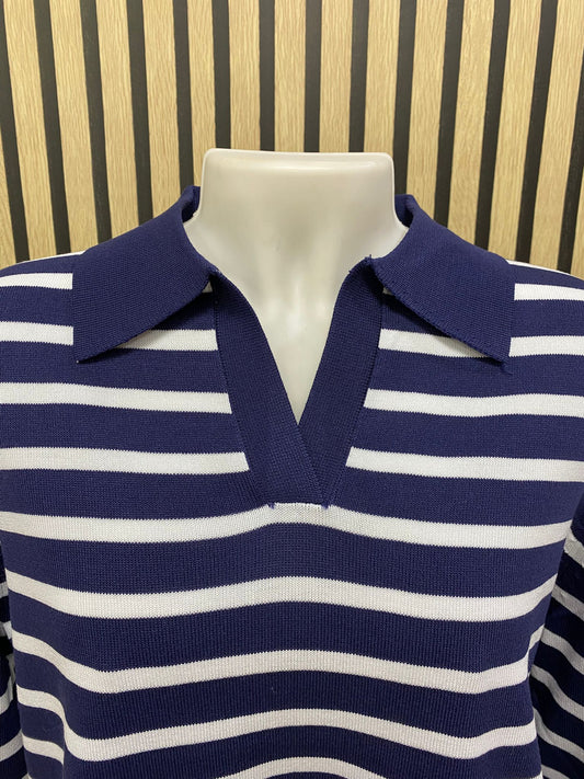Polo de rayas marino