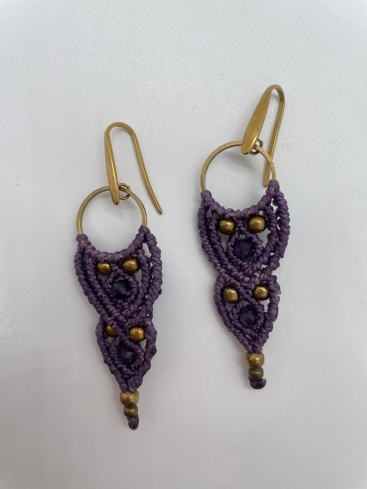 Pendientes micromacramé lila