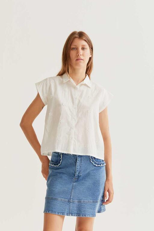 Camisa blanco bordado floral
