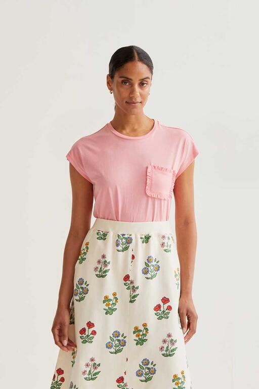 Camiseta con bolsillo rosa
