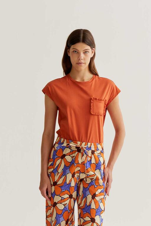 Camiseta con bolsillo naranja