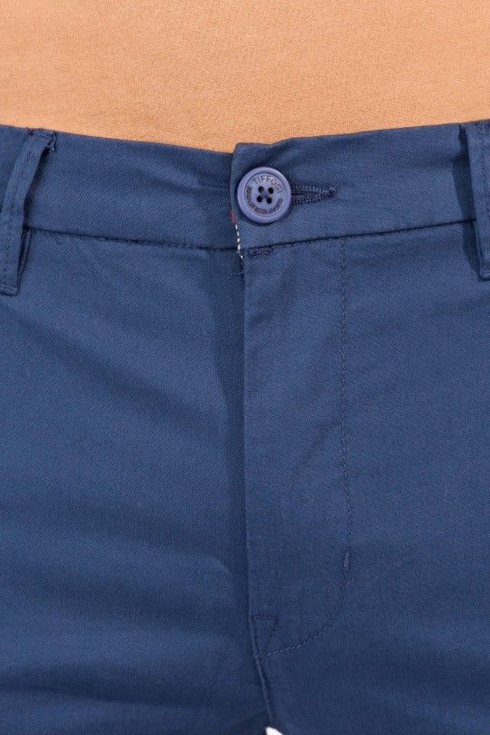 Pantalón chino azul