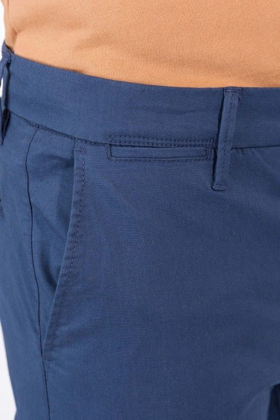 Pantalón chino azul