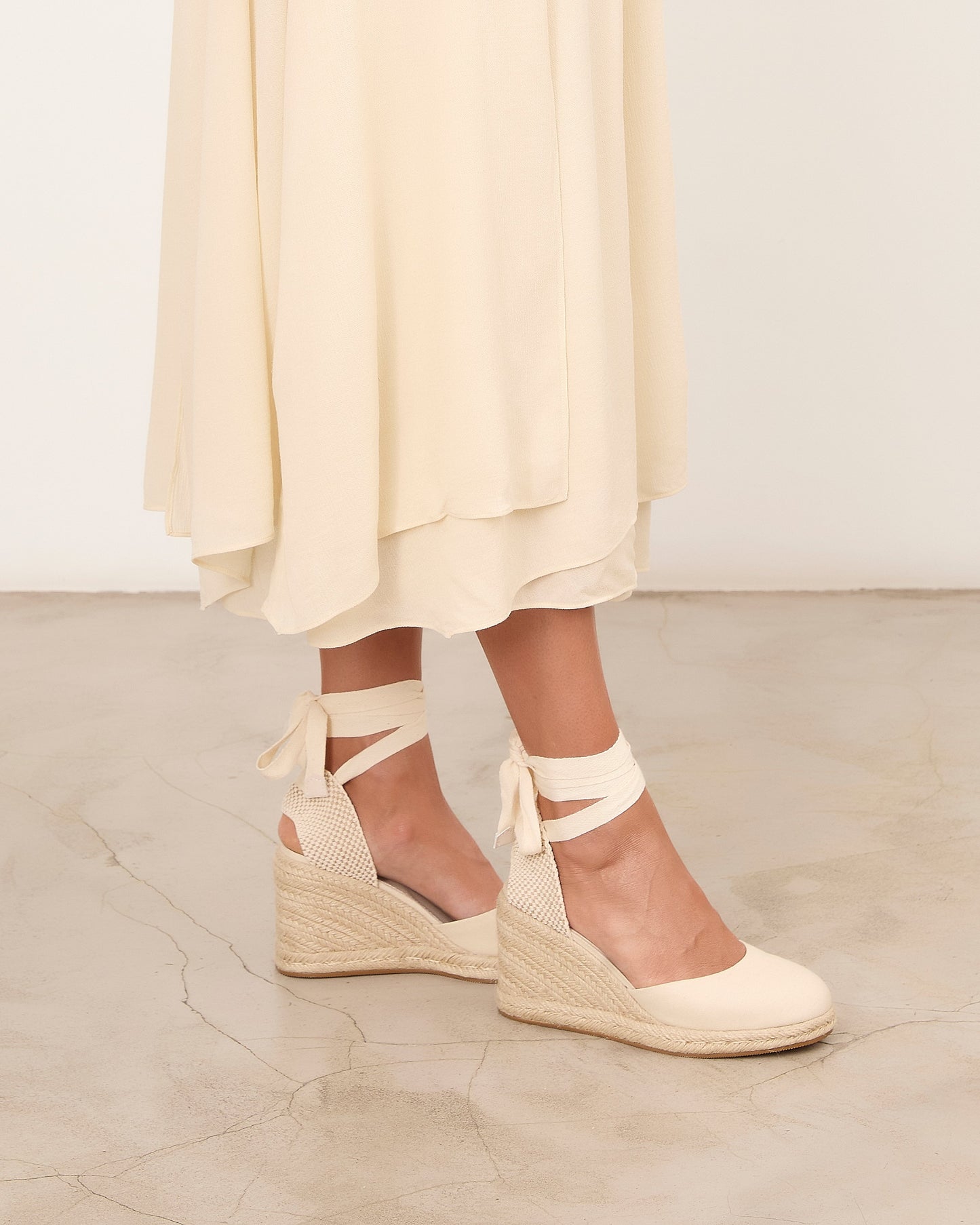 LALI BEIGE