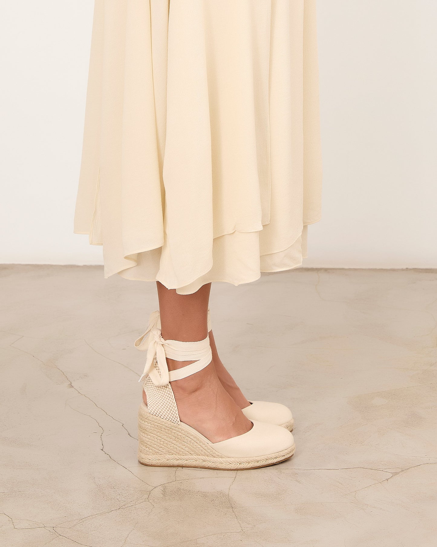 LALI BEIGE