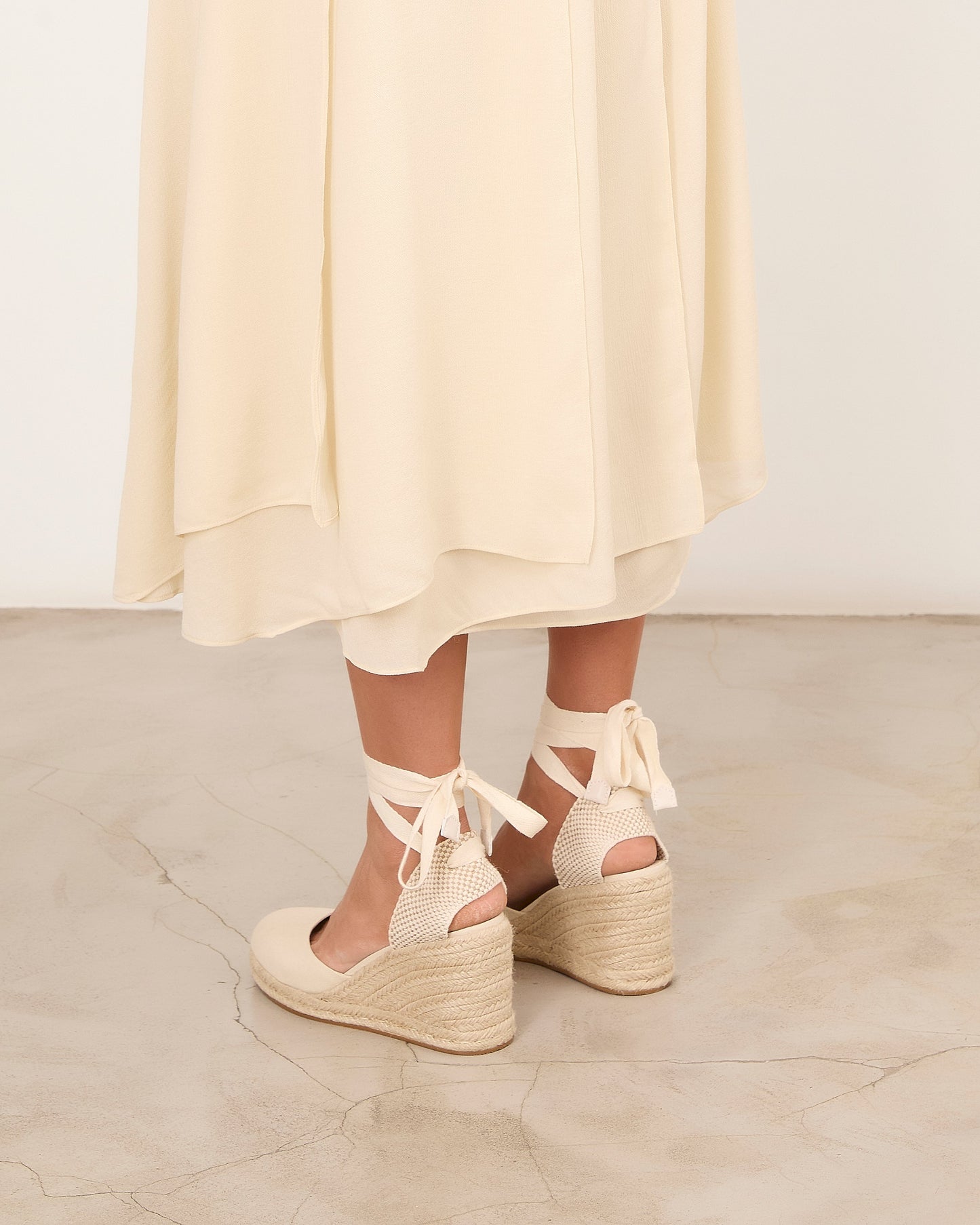 LALI BEIGE