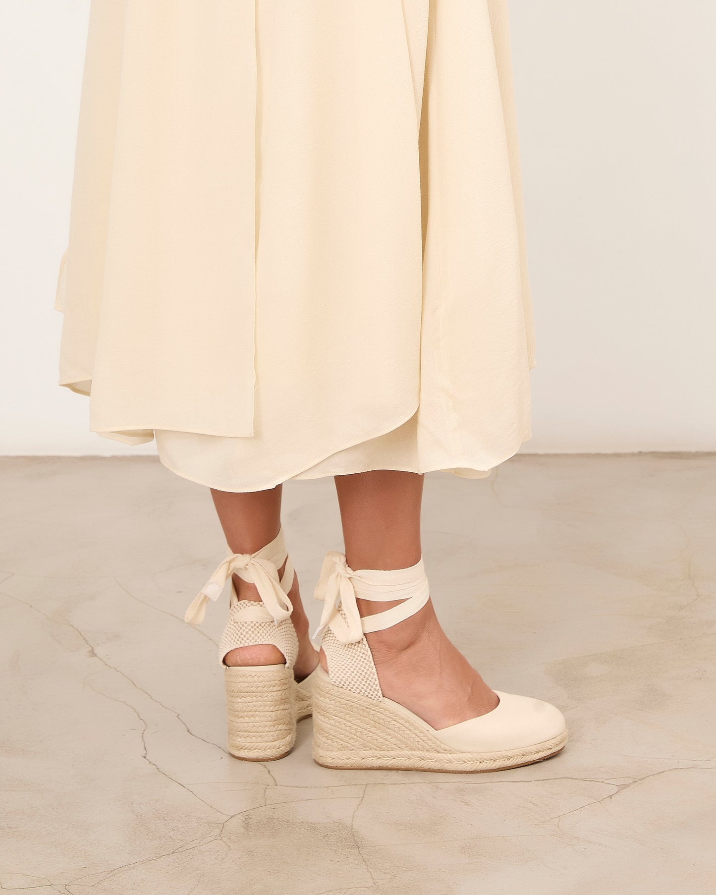 LALI BEIGE
