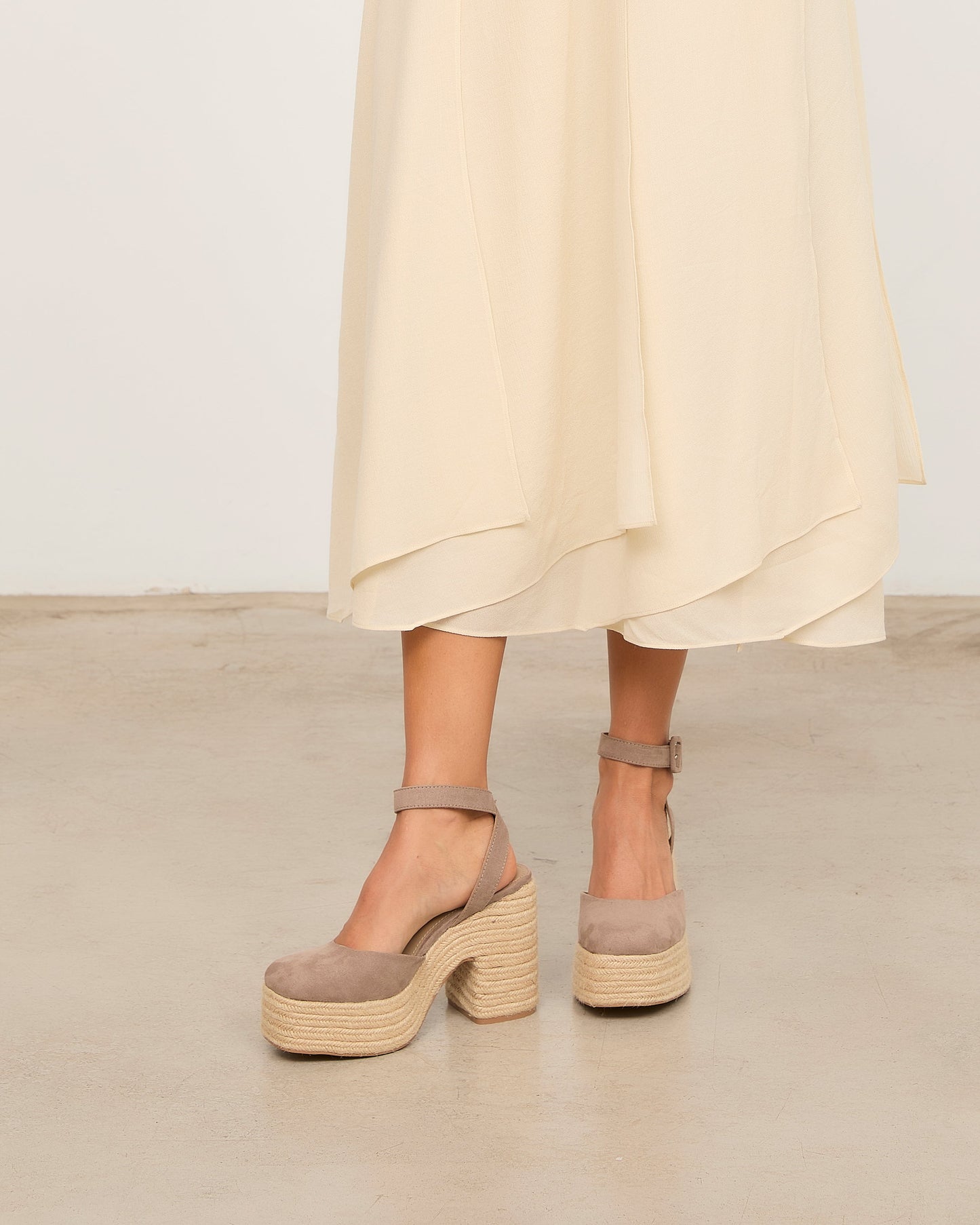 TINA TOPO STRAW