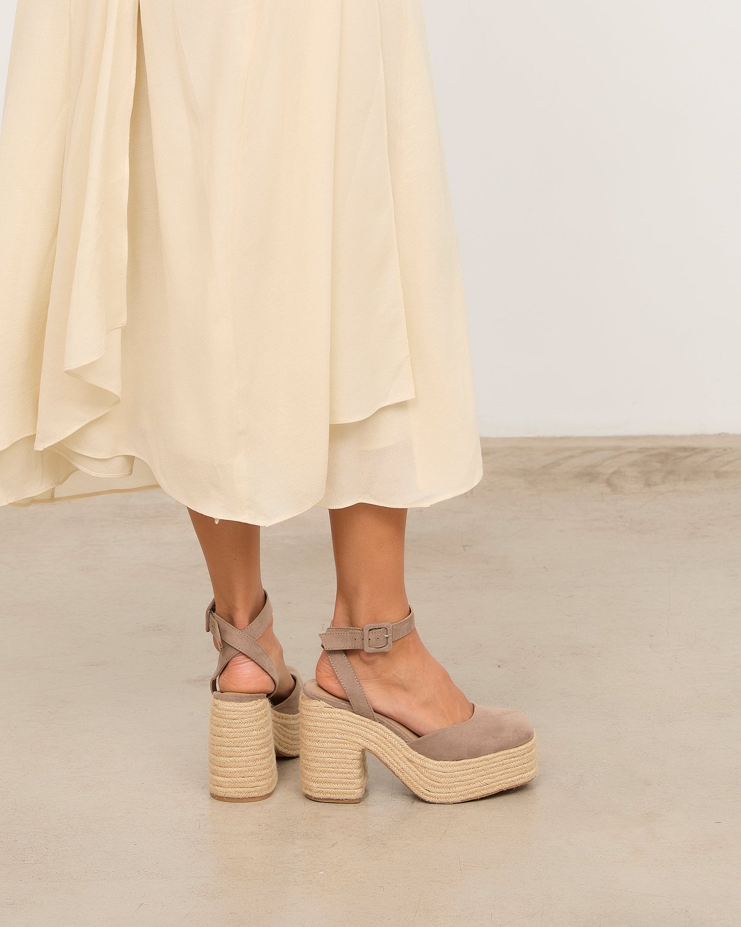 TINA TOPO STRAW