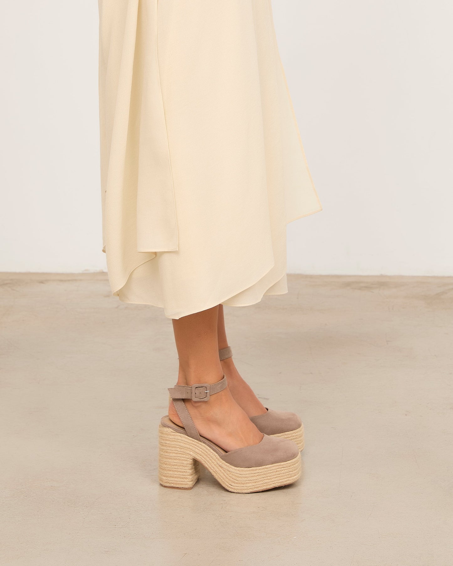 TINA TOPO STRAW