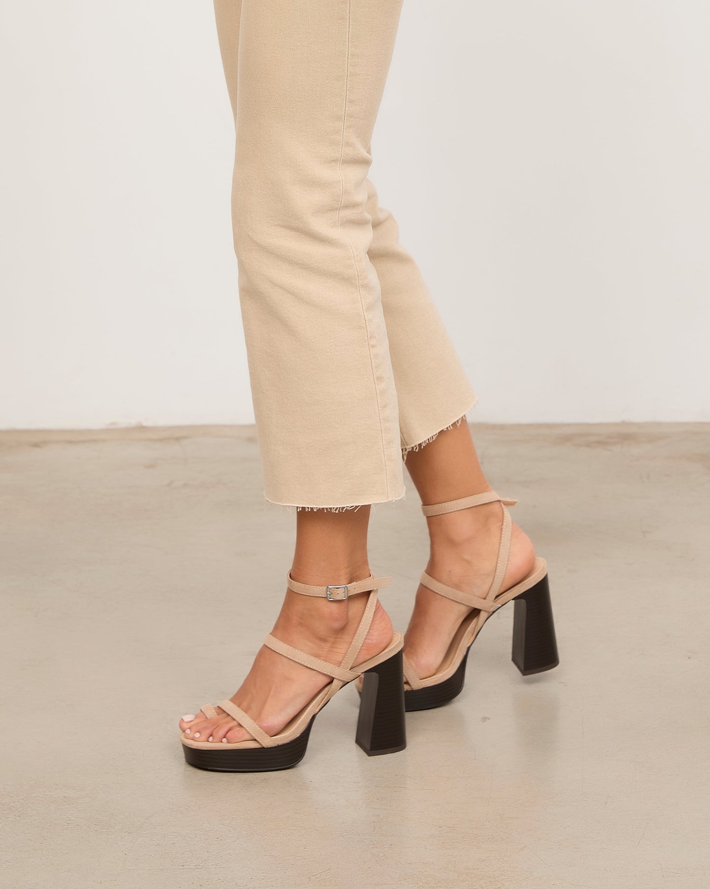 WILLY BEIGE