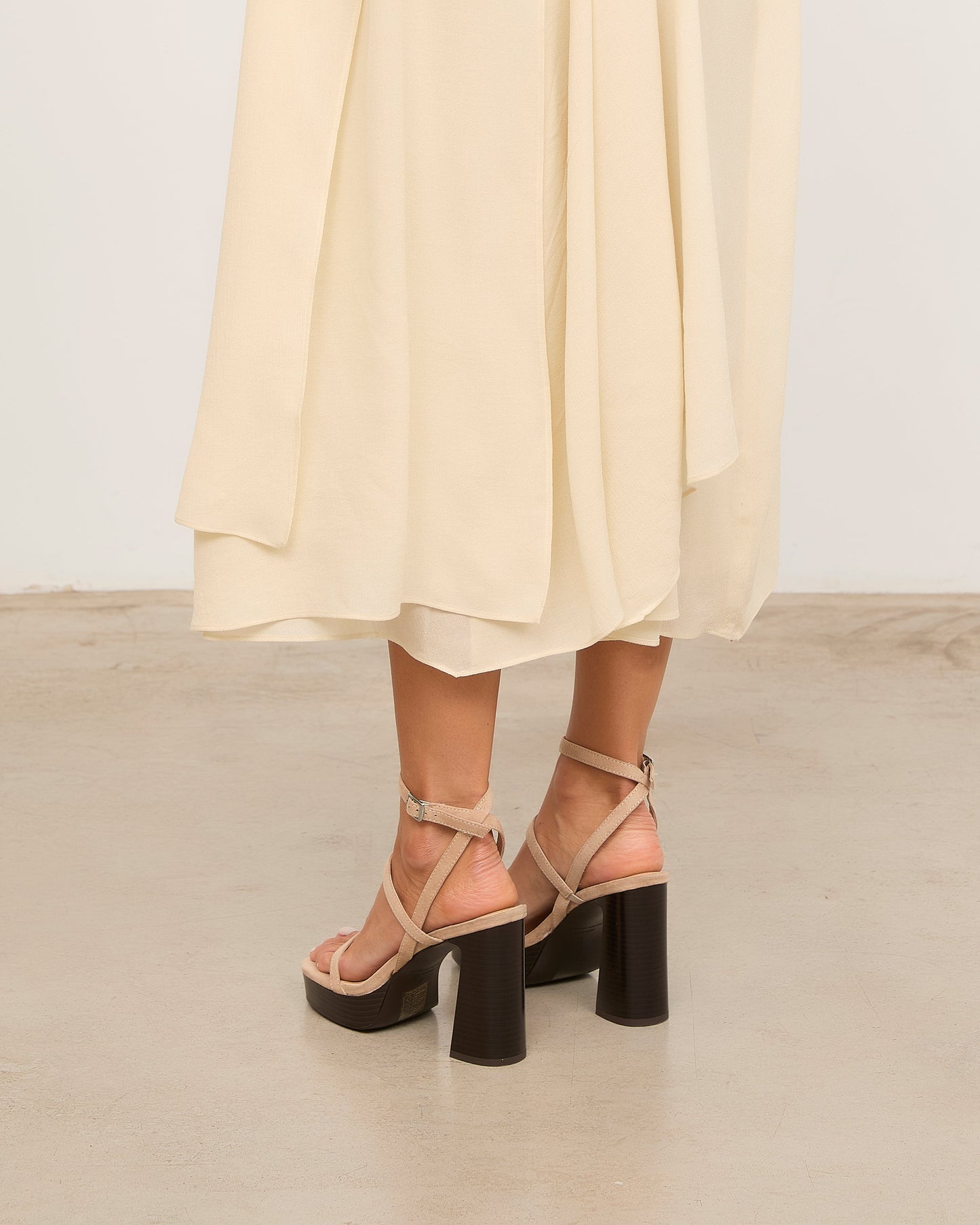 WILLY BEIGE
