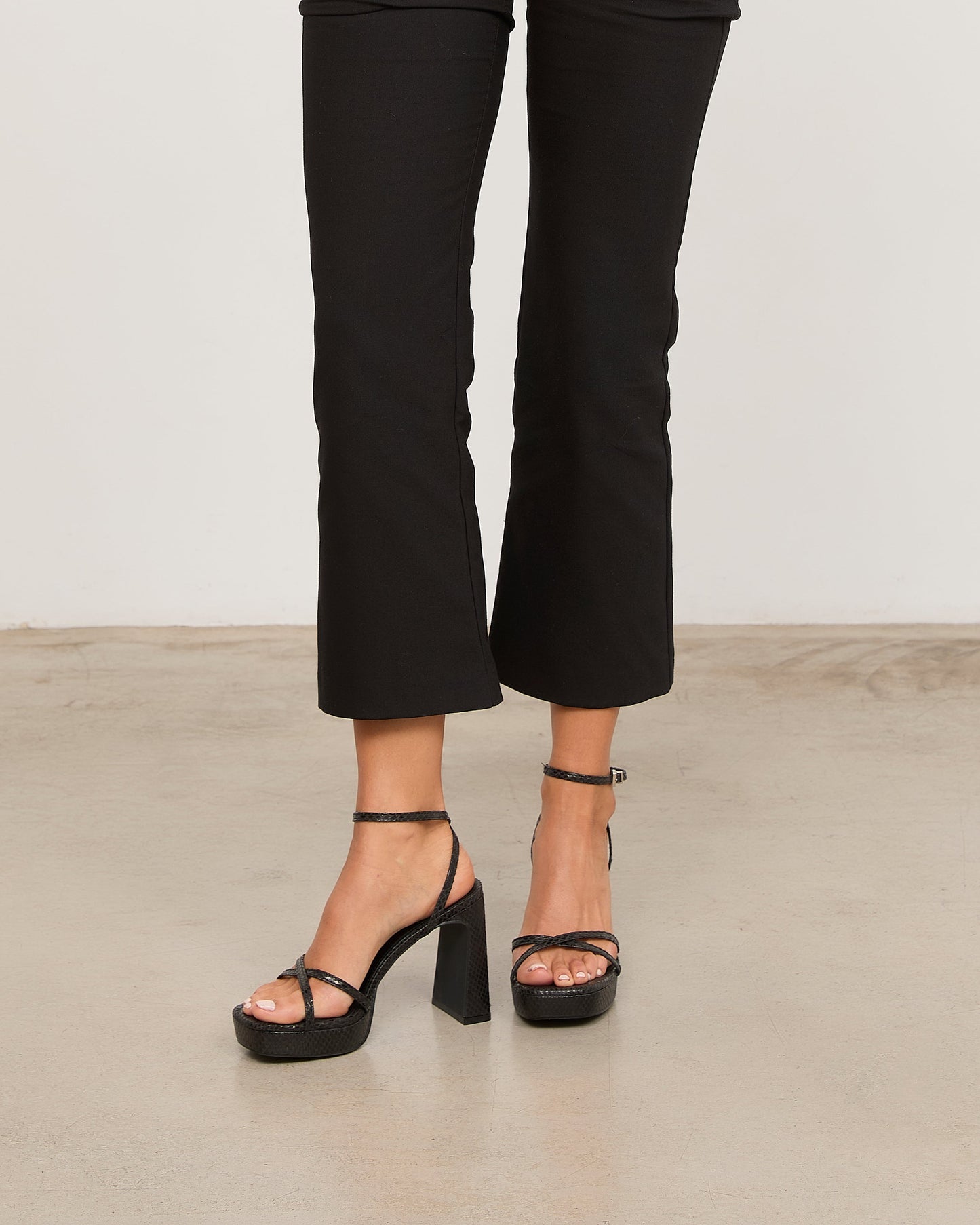 GRETA NEGRO SNAKE