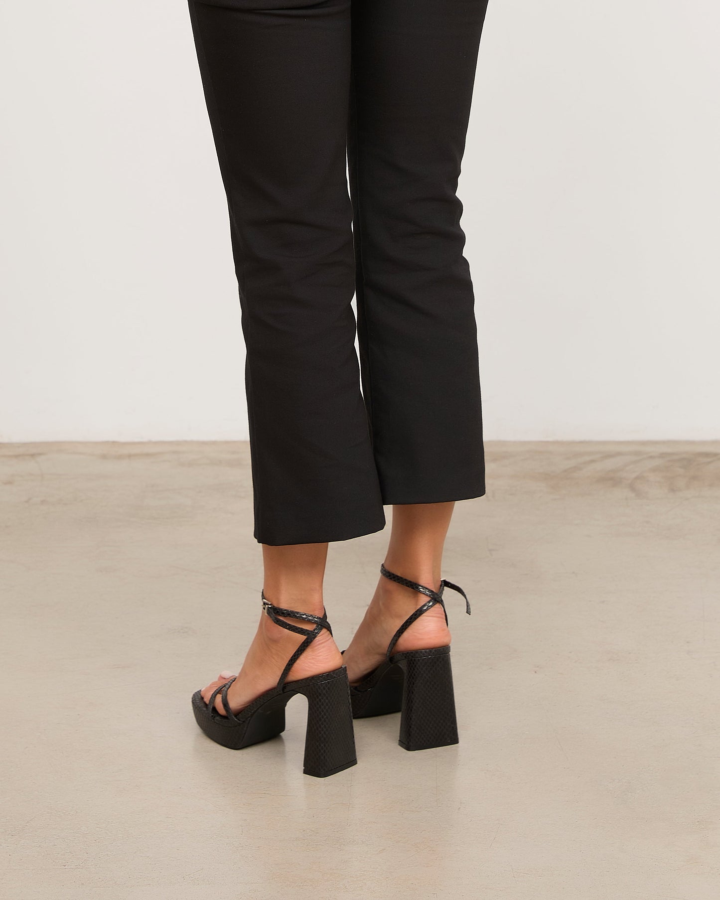 GRETA NEGRO SNAKE