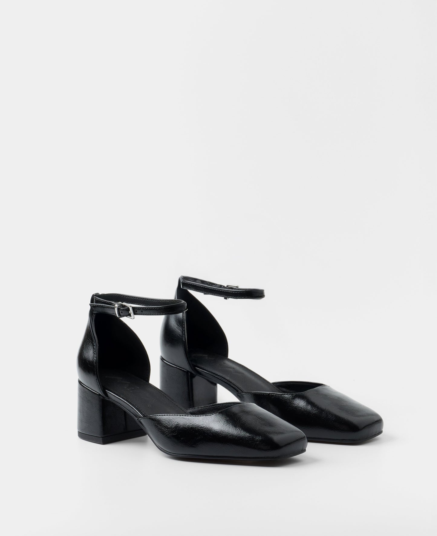 AMBER NEGRO