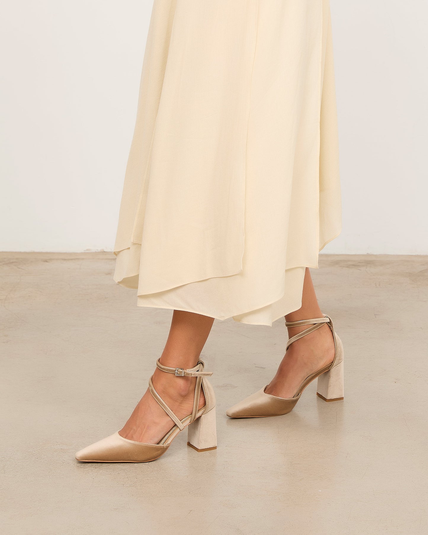LACE CHAMPAN
