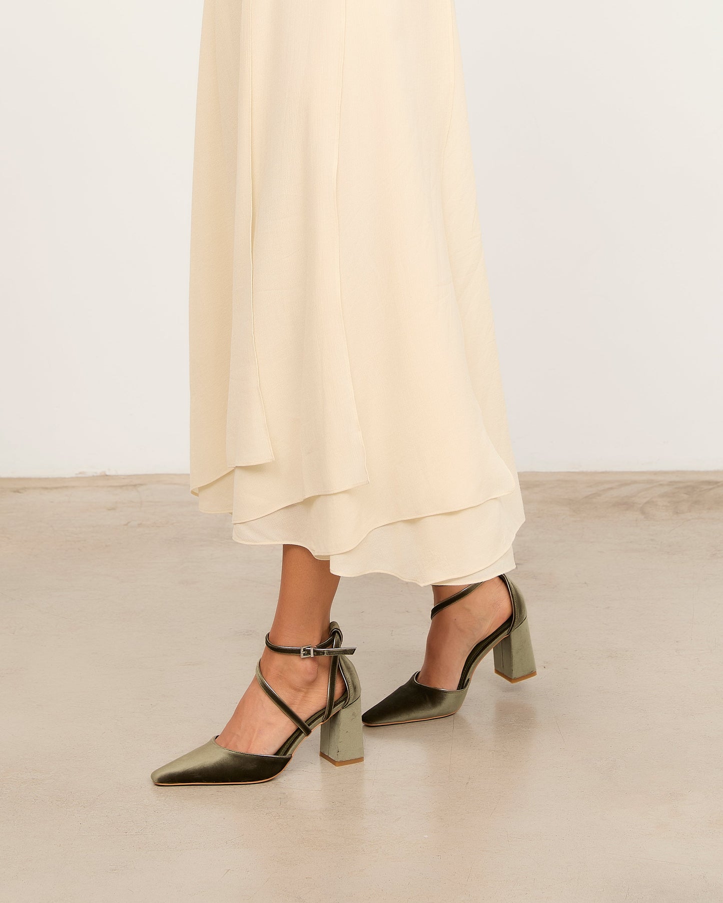 LACE OLIVA