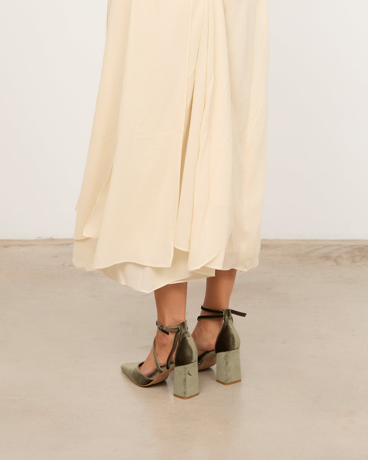 LACE OLIVA