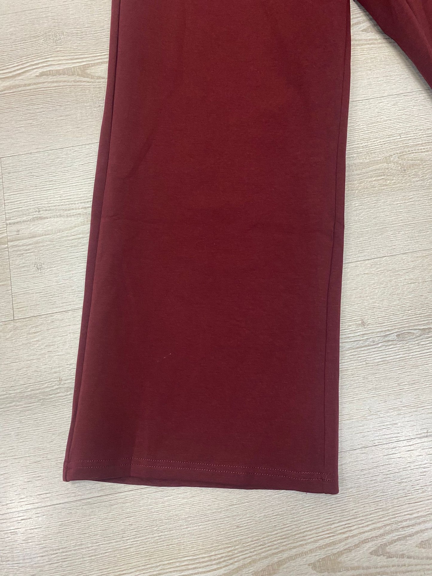 Jogger burdeos Paula