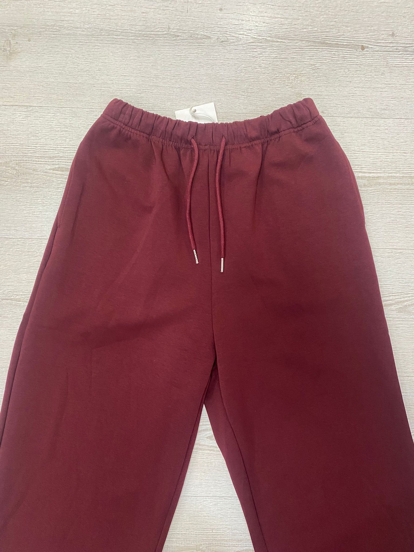 Jogger burdeos Paula