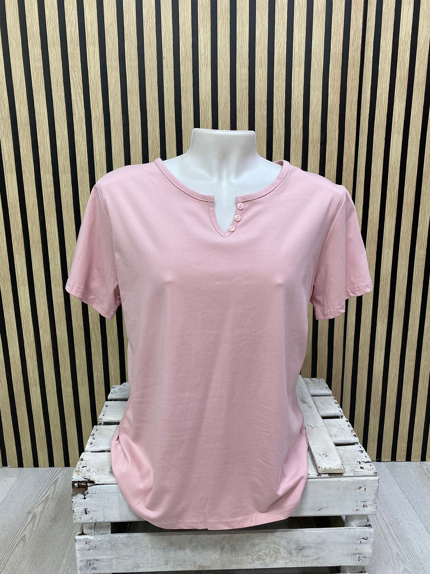 Camiseta rosa Sarabi