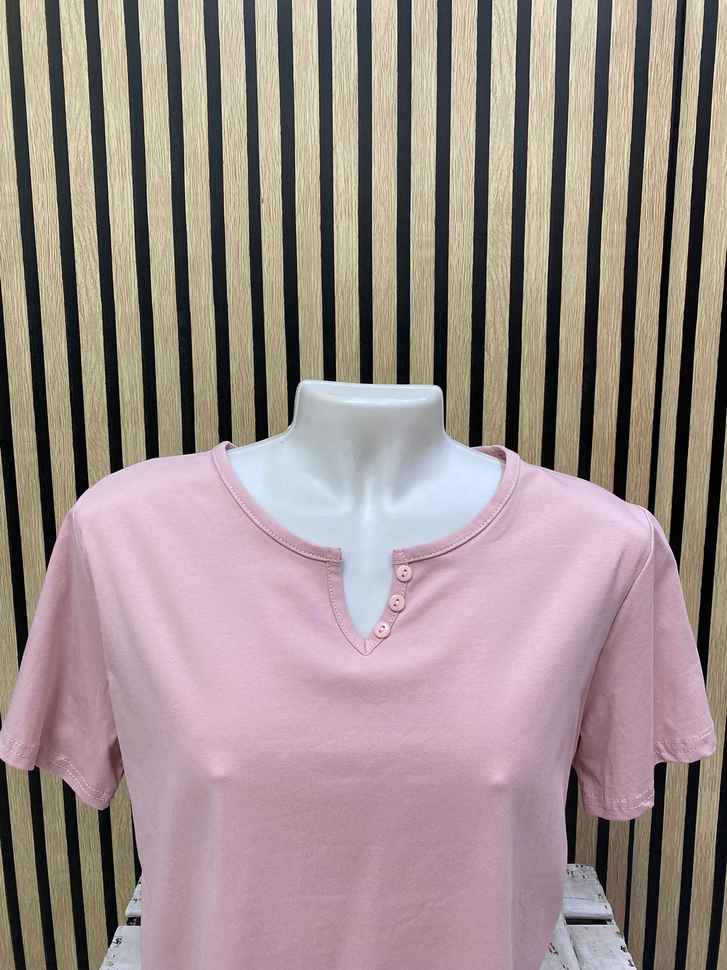 Camiseta rosa Sarabi