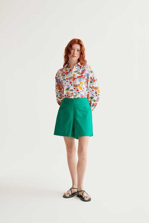 Short algodón verde.