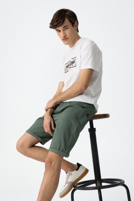 Bermuda slim verde