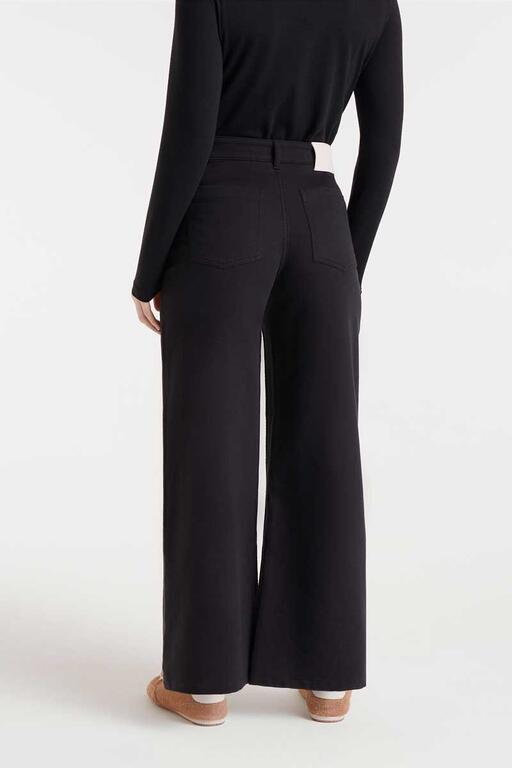 Pantalón vaquero negro