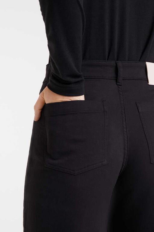 Pantalón vaquero negro